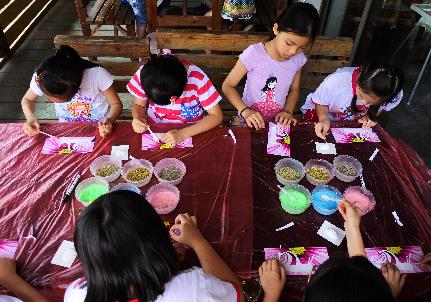 Everyone Needs Traveling, Not Exclusive for Youth; Grandpas and Grandmas Can Have Fun, too!