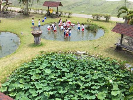 Everyone Needs Traveling, Not Exclusive for Youth; Grandpas and Grandmas Can Have Fun, too!