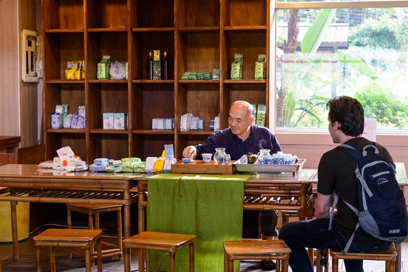 Here Comes the Tea Harvest Festival: A Guide Tour to Tea and Delicacies in Maokong