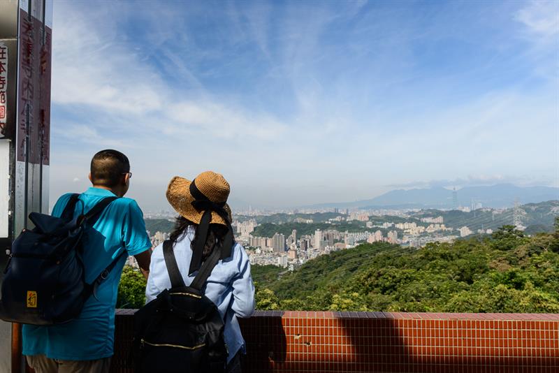 Here Comes the Tea Harvest Festival: A Guide Tour to Tea and Delicacies in Maokong