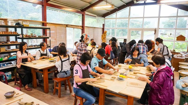 The Handmade Class in the Pottery Classroom of Taitung White House