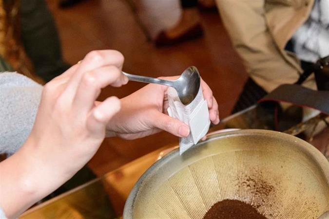 国道11号沿線で飲む一杯の潮風コーヒー