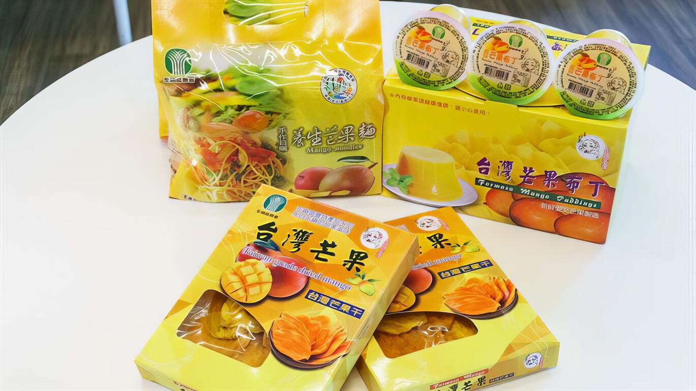 圖說：左鎮區農會推出的芒果麵、芒果布丁和芒果乾產品，可入手品嘗風味。