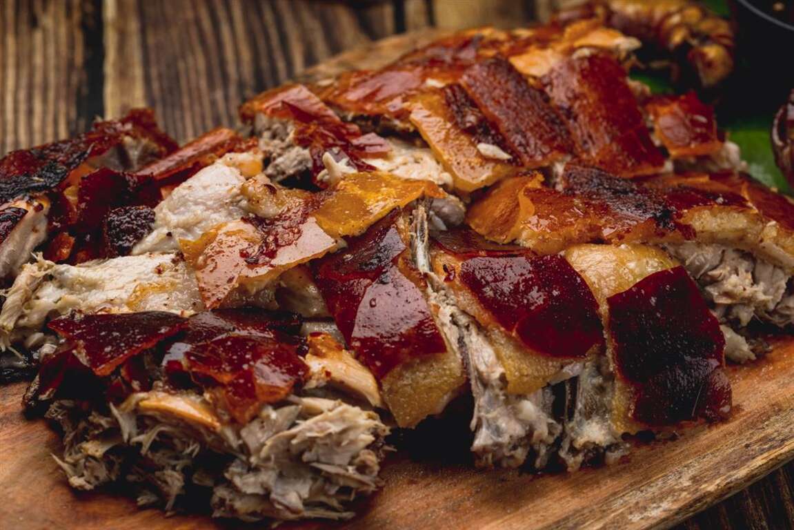 分切的炭烤迷你豬