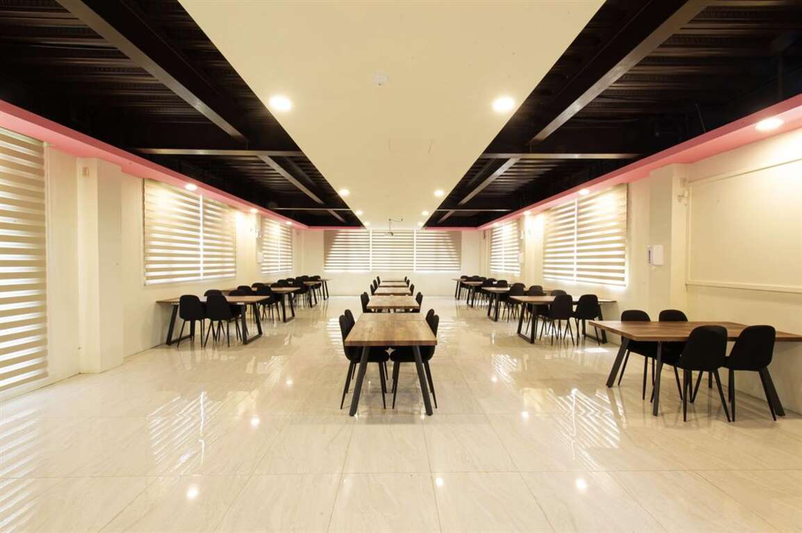 乾淨明亮的會議廳