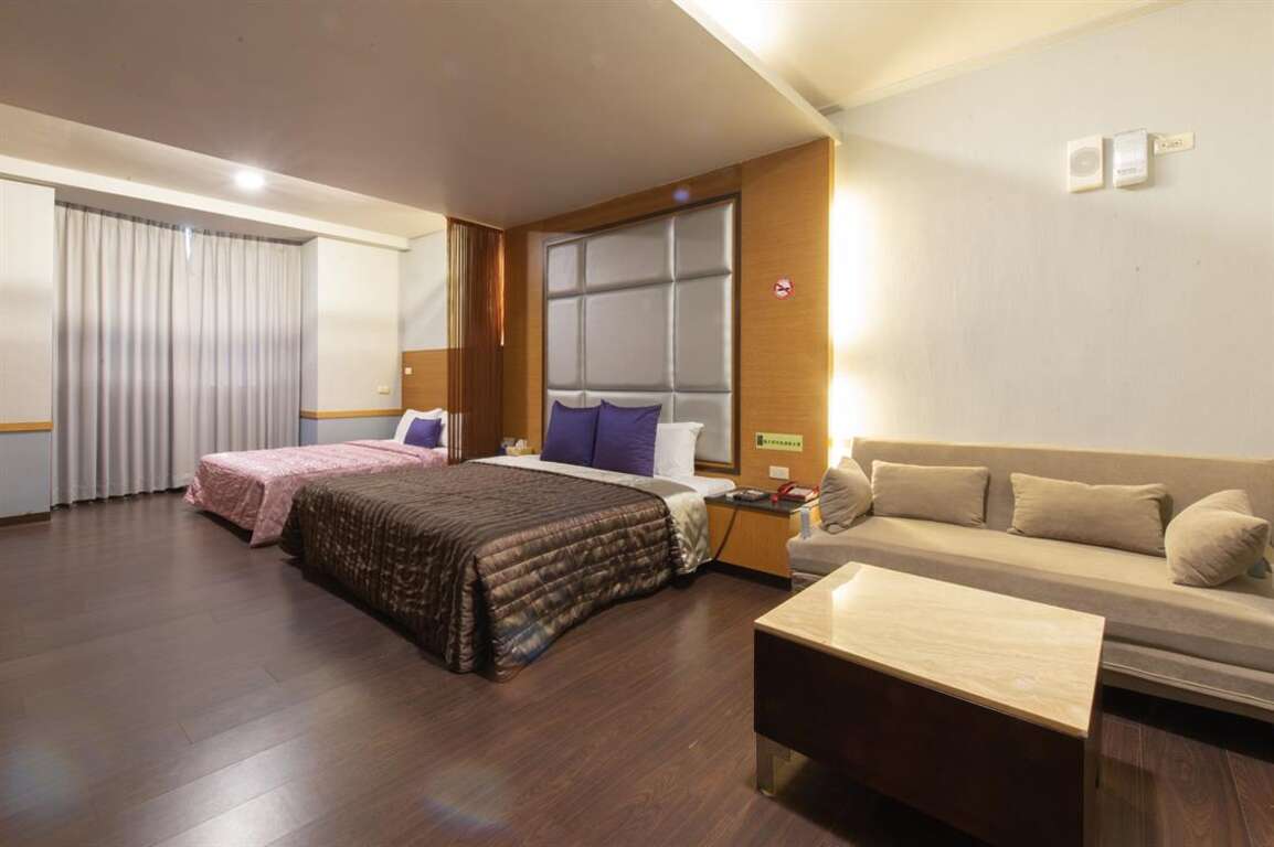 高級車庫四人房