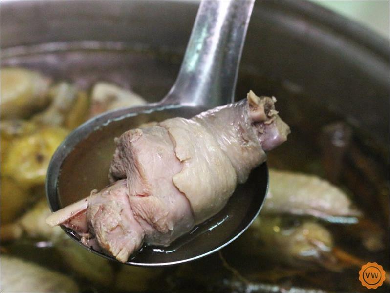 雞肉的肉質也是相當滑嫩又好吃！