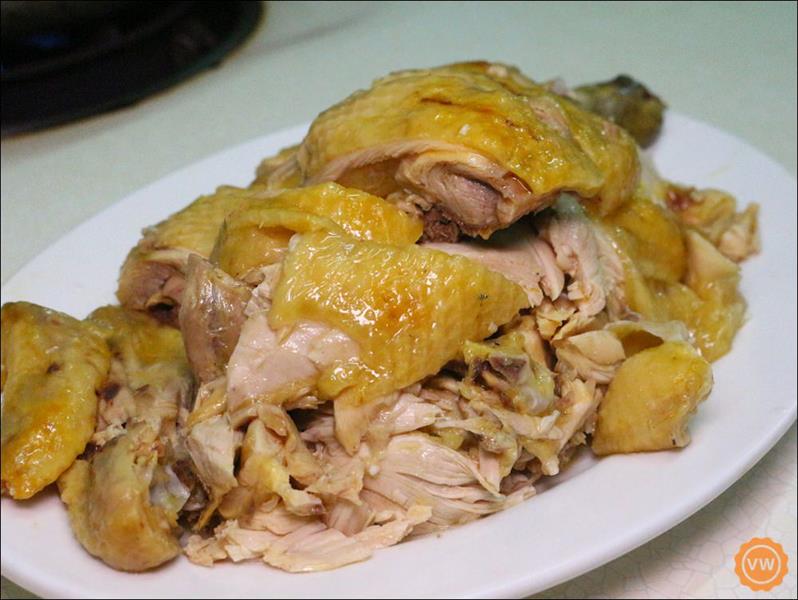 煮成白斬雞的放山雞,肉質相當的Q彈又好吃!