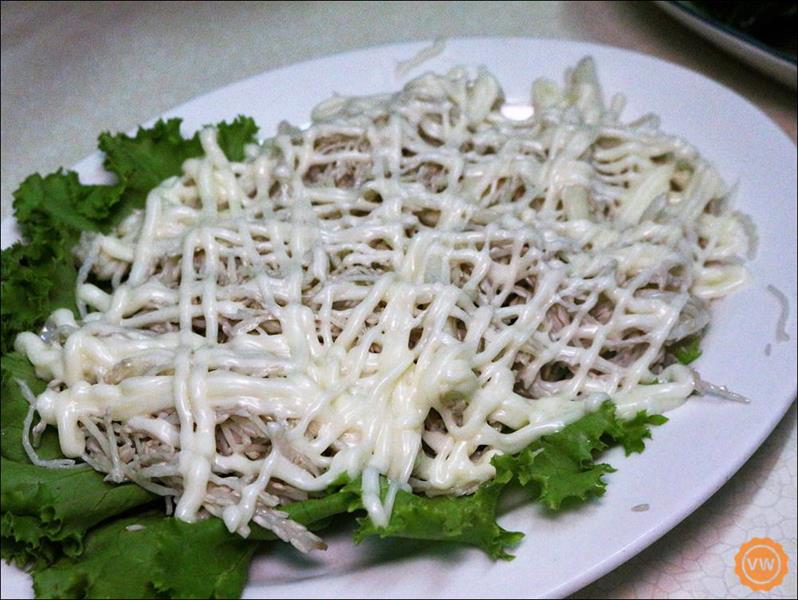 檳榔心冷盤很特別，搭配美乃滋，口感清爽又鮮脆！