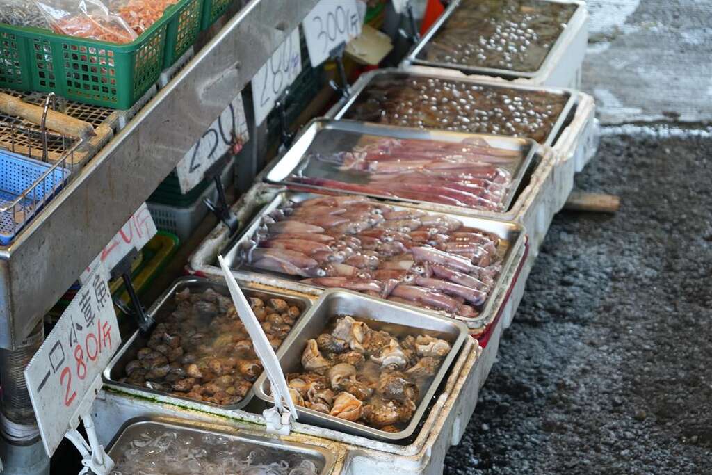 在塭仔漁場可以買到最新鮮，但價格實惠的海鮮。
