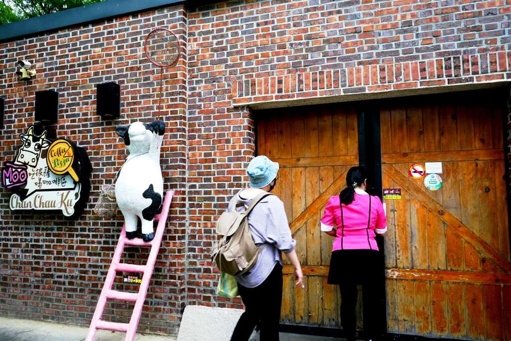 磚牆砌成的牆面，飄出窯烤PIZZA的香氣，令人垂涎欲滴