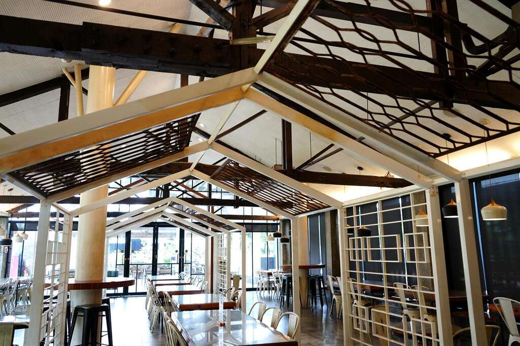 老窗花重現舊時代的生活樣貌，述說著舊時光的精彩年華