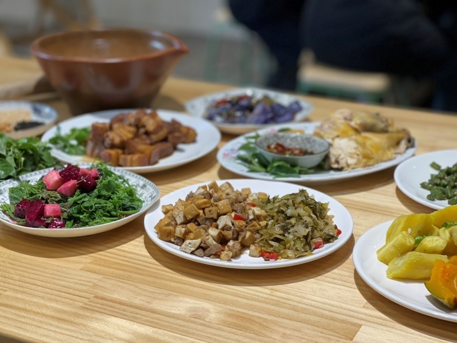 所有的菜都是用鹿野在地食材料理而成，是屬於鹿野的限定美味。