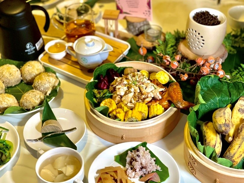 滿桌的鹿野好料，是職人用巧手精心製作而成，希望用食物說著土地的故事，用味蕾去感受鹿野。