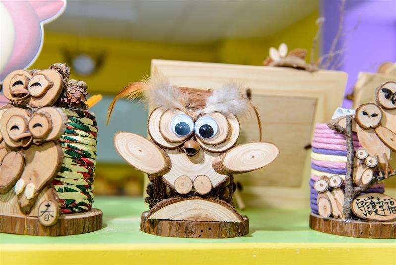 用木頭片完成可愛的貓頭鷹飾品！