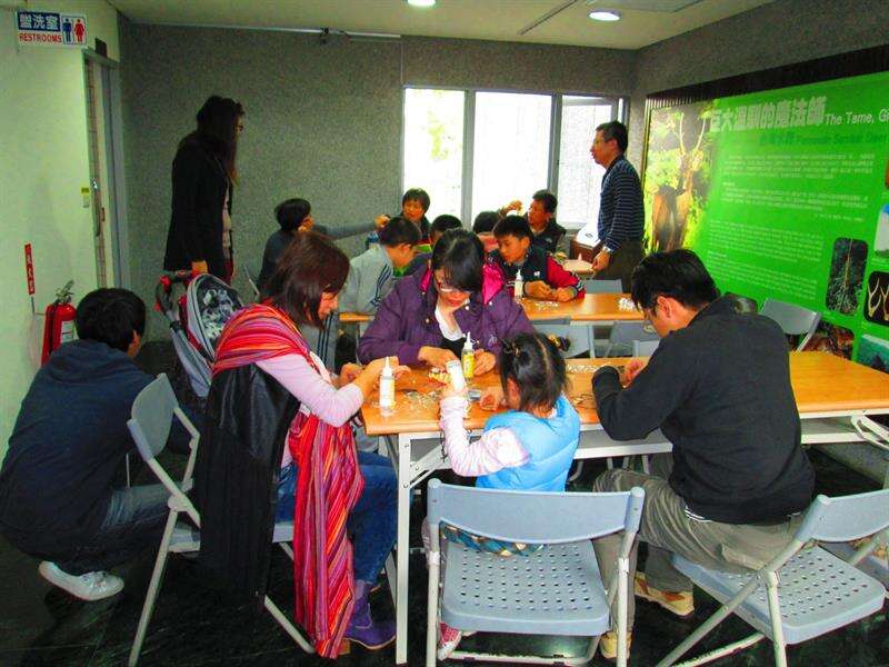 教育館會舉辦各式DIY活動，適合親子參加。