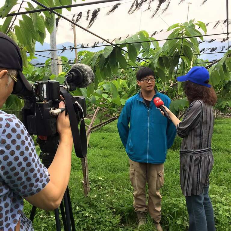 貢獻所學與經歷謹鴻自小生長在農業家庭