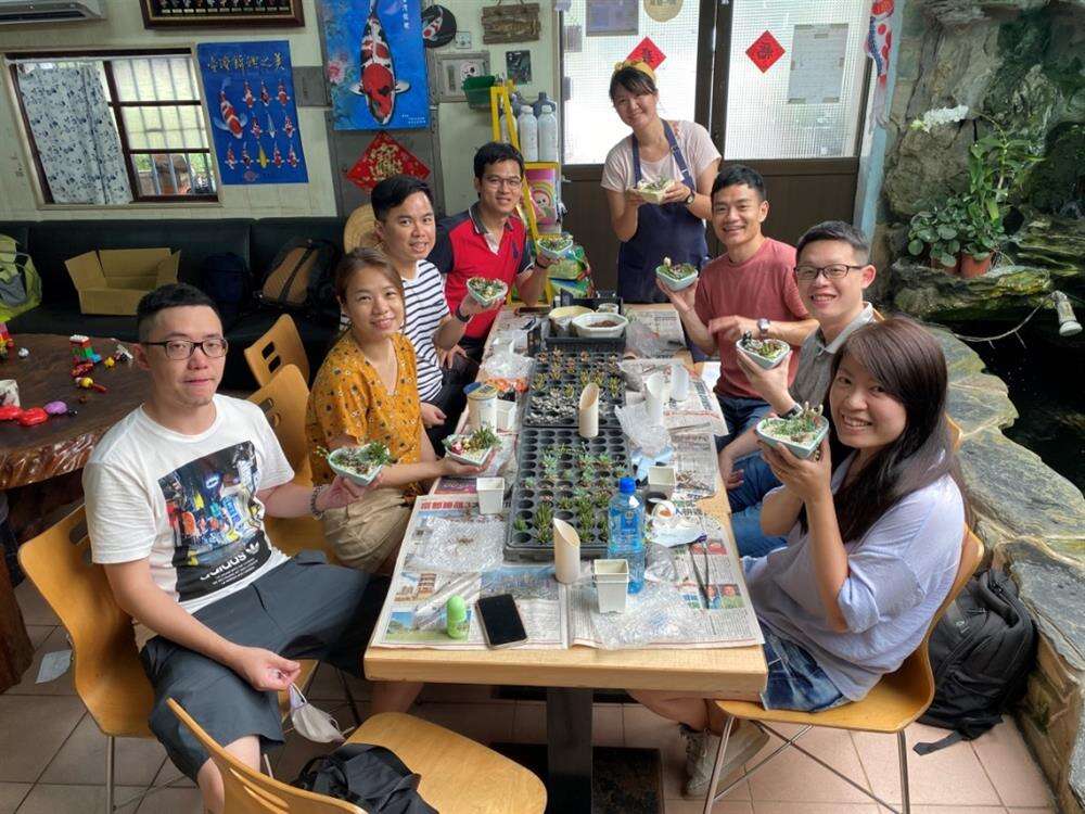 農場教學多肉植物組盆流程，完成成品後的成就感滿分!
