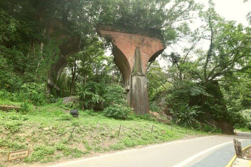 龍騰斷橋為昔日台灣的歷史工藝成就的代表