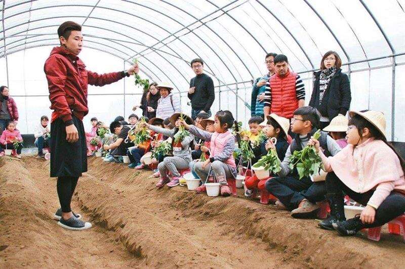 夏天在新北的海岸除了牽罟之外，還可以參加甘藷季活動