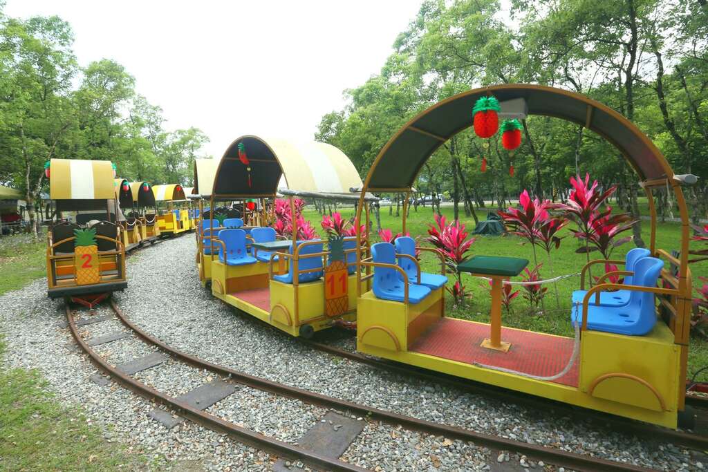 富興社區的森林鐵道列車