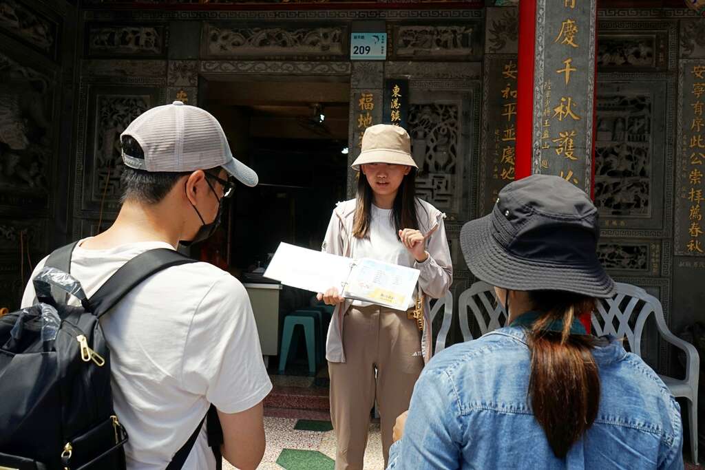 參與「大小港邊 熱帶漁林」的「東港海之味－飯湯走讀」活動