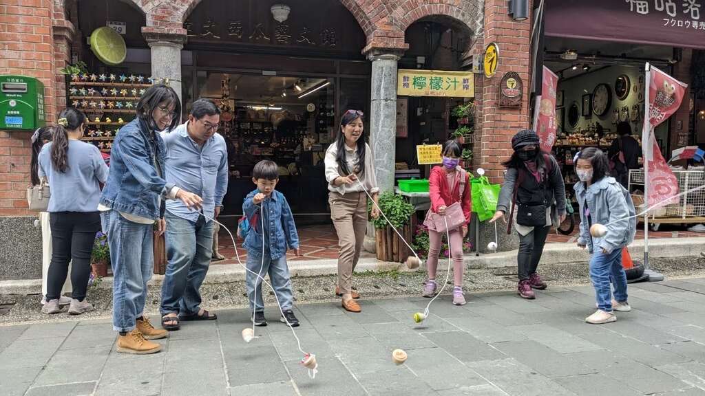 體驗傳統童玩的樂趣