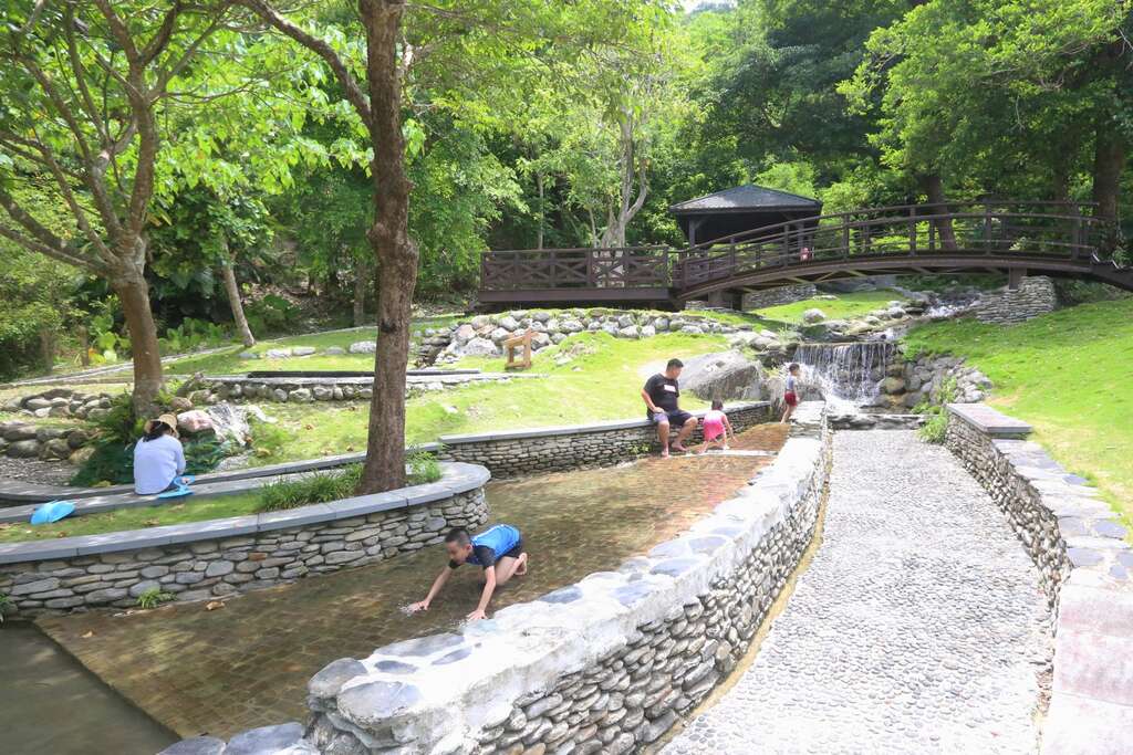 水流腳底按摩區的親水設施很受歡迎