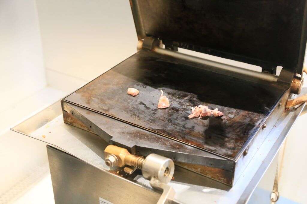 海鮮押片DIY：在高壓機器放上小卷