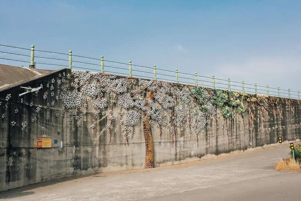 南笨港的交趾陶與剪粘工藝打造出特別的農村景致