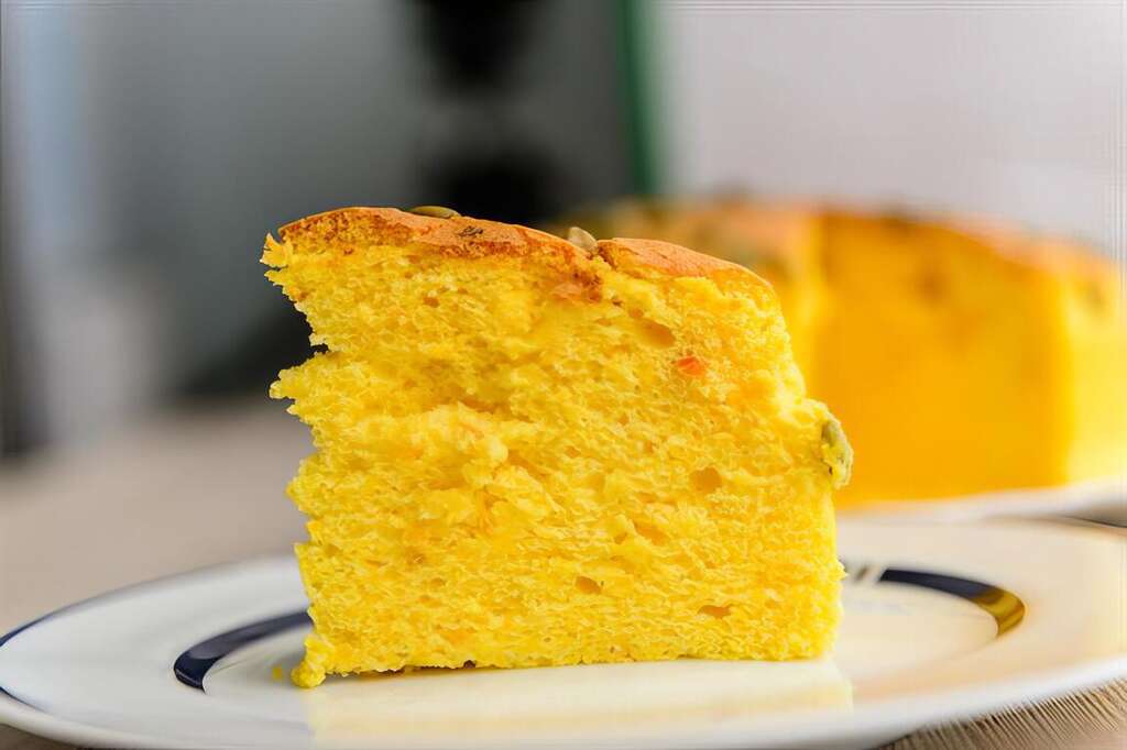 10南瓜米蛋糕綿密香甜，結合關山米與栗子南瓜風味。