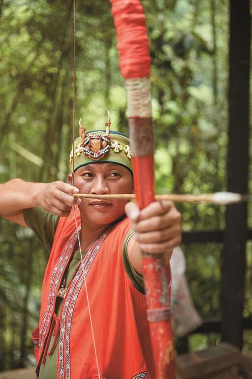 02射箭是五峰獵人學校的熱門活動之一。