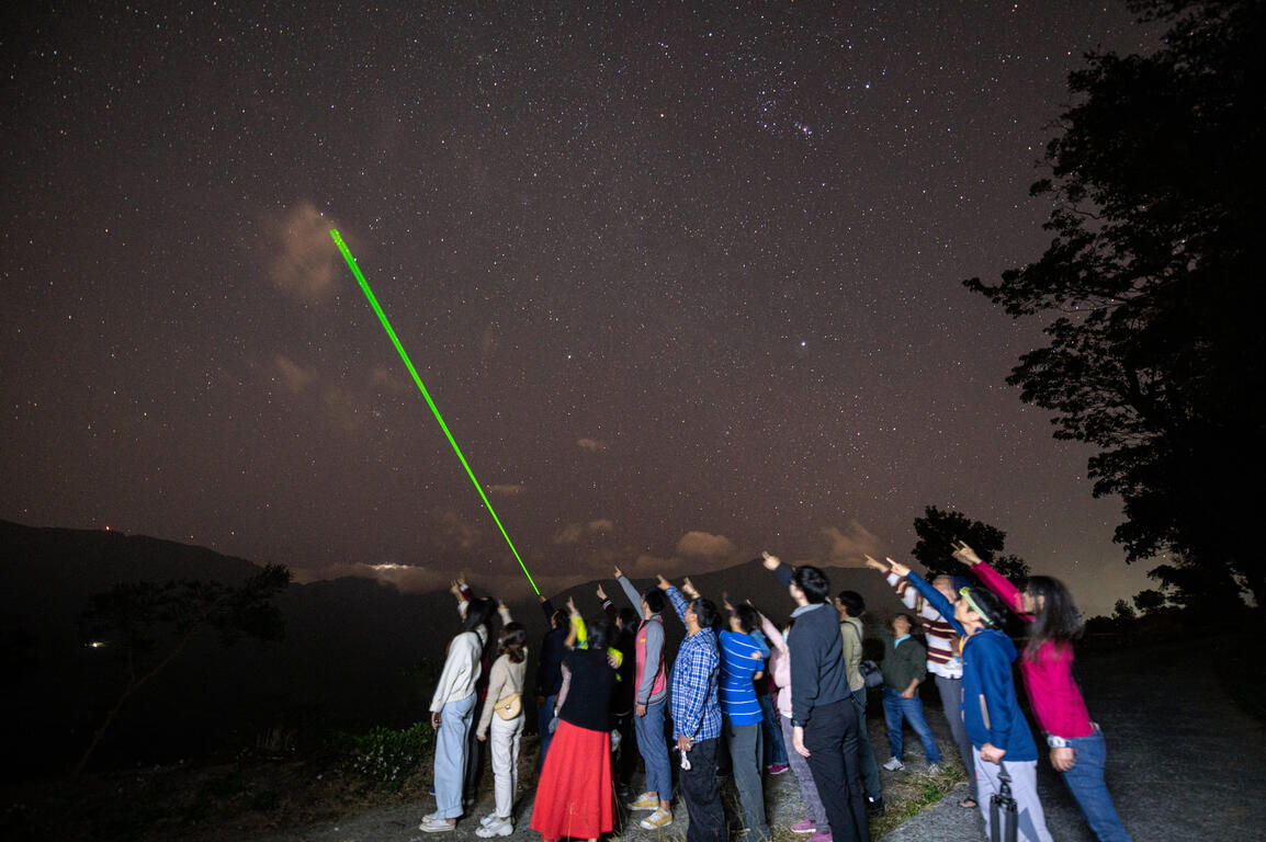 入場費為每人100元(可抵用消費)。