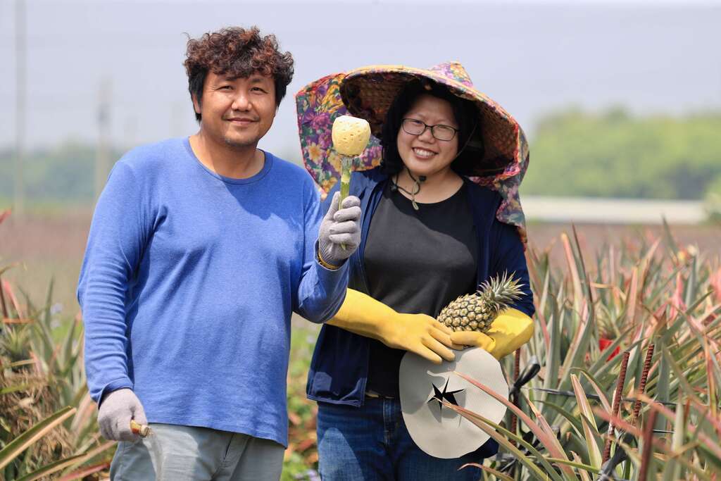 009貝克翰採鳳梨，有機會體驗阿翰現場把鳳梨削成棒棒糖003