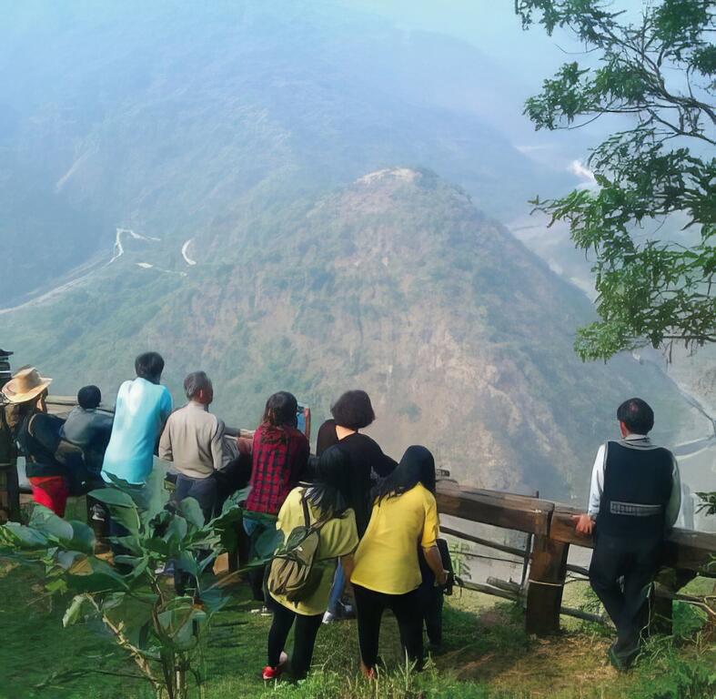 神秘士文，溫暖春日