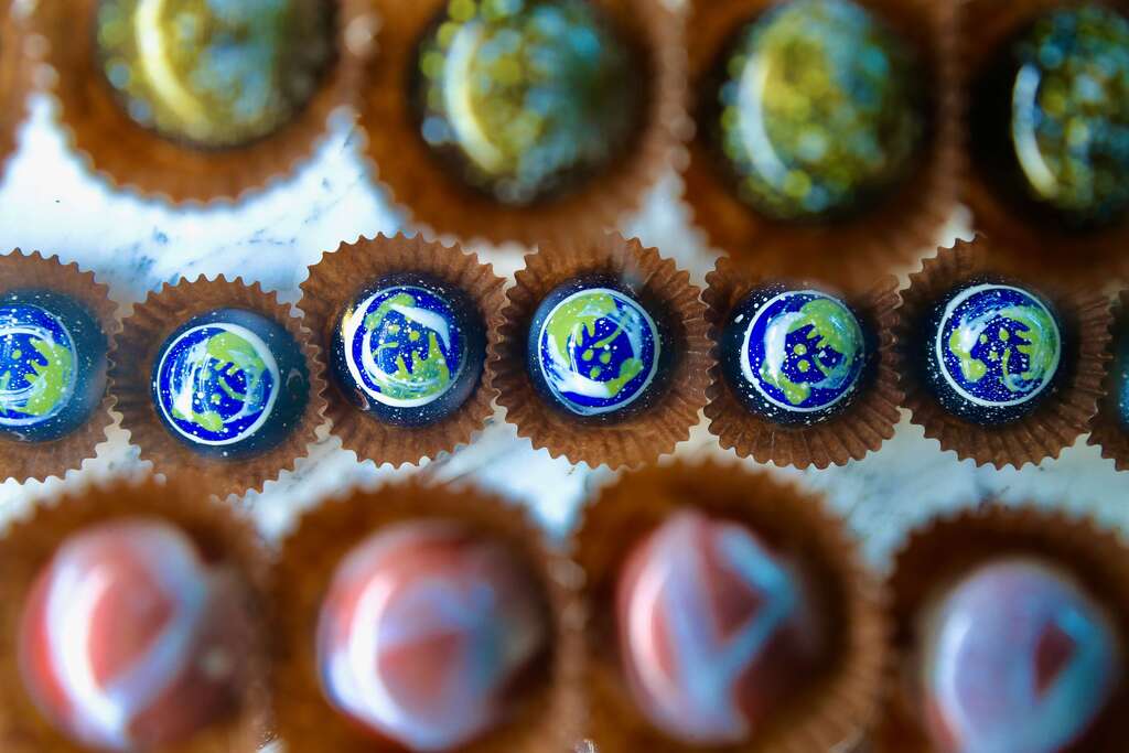 011香草騎士招牌商品,星球巧克力001