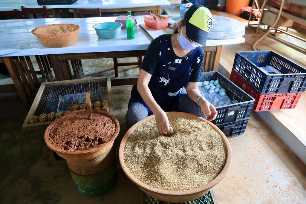 台南鴨莊招牌青草皮蛋