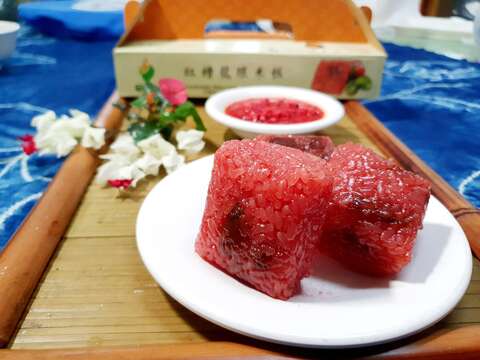 石岡傳統美食小舖-紅糟龍眼米糕