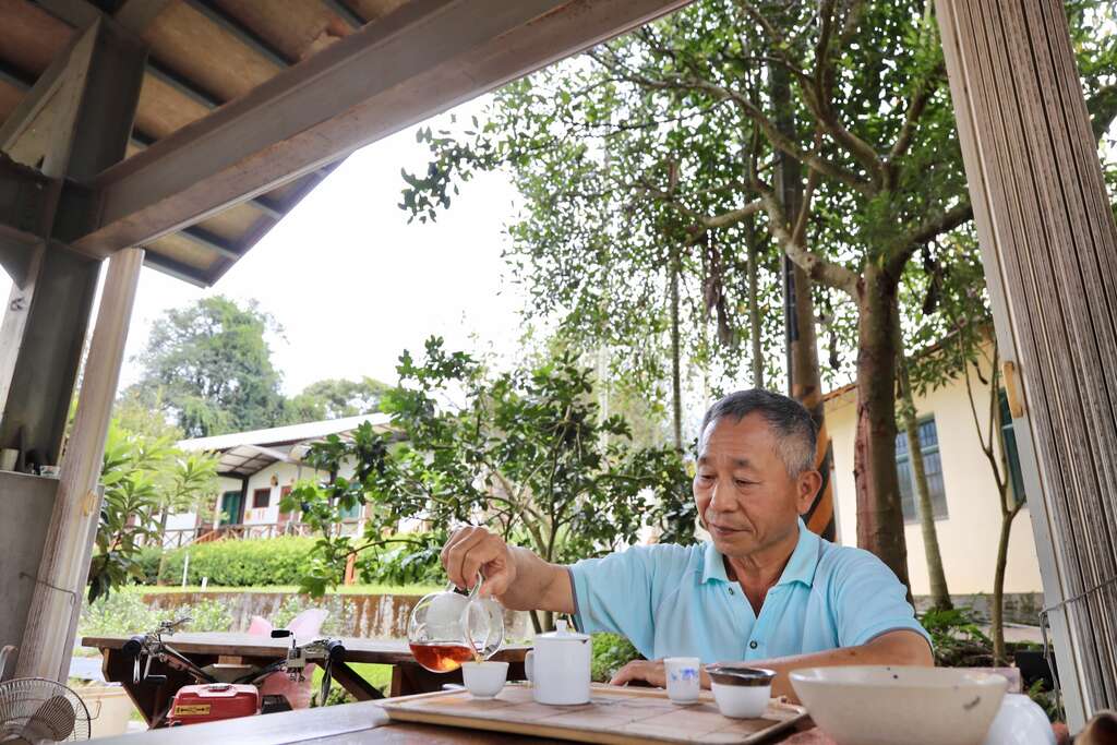 九芎坪果園主人陳敏聰在茶葉生物防治方面極為用心，並於民國85年間獲頒神農獎。茶葉有一定品質與很好的香韻