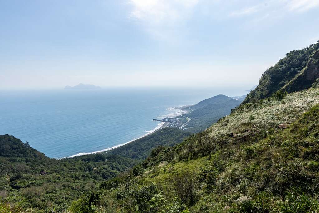 遠眺龜山島及太平洋-圖片來源：新北市觀光旅遊網