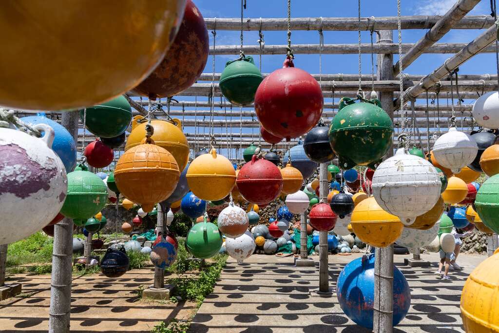 繽紛的浮球是打卡亮點