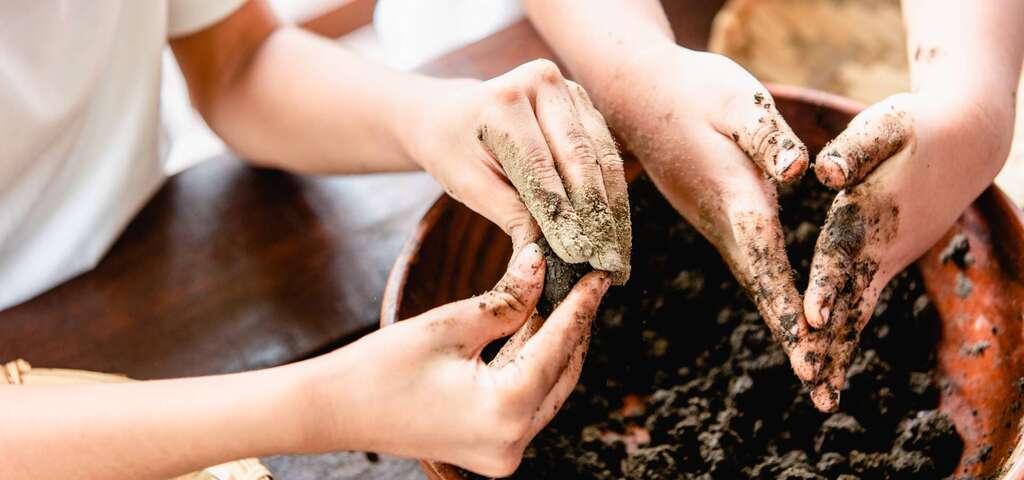 製作黃荊香 圖片來源：農遊超市