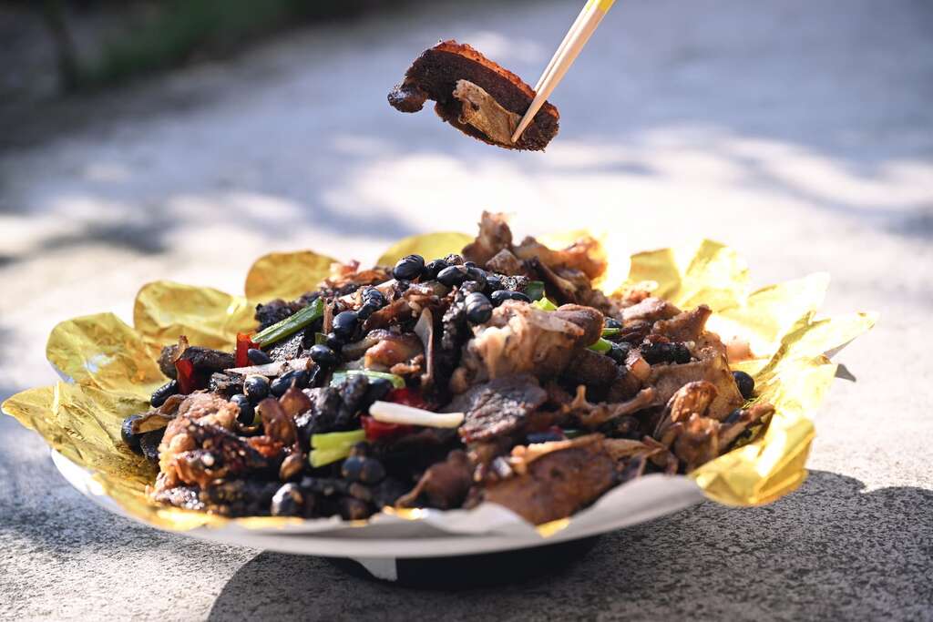 P01 「下營田媽媽鵝鄉園餐廳」以創意菜色「薑爆鵝肉」入選農業部「田媽媽12味」評選。