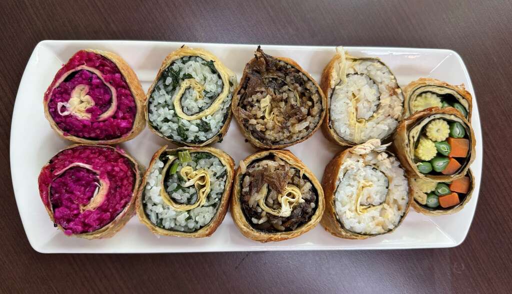 五種精心設計的不同口味豆包捲，豆皮香、米飯糯、配料有滋有味，有巧思更有廚藝。