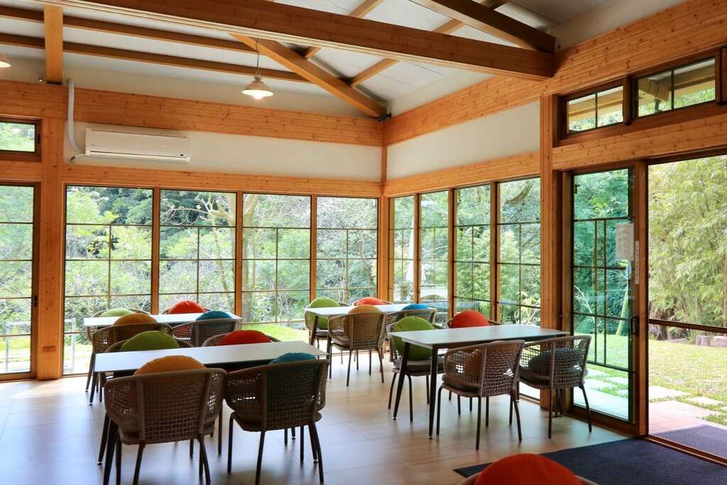 園區內的玻璃屋提供美味餐食，同時也是打卡拍照的好地點。（圖片來源：農遊超市）