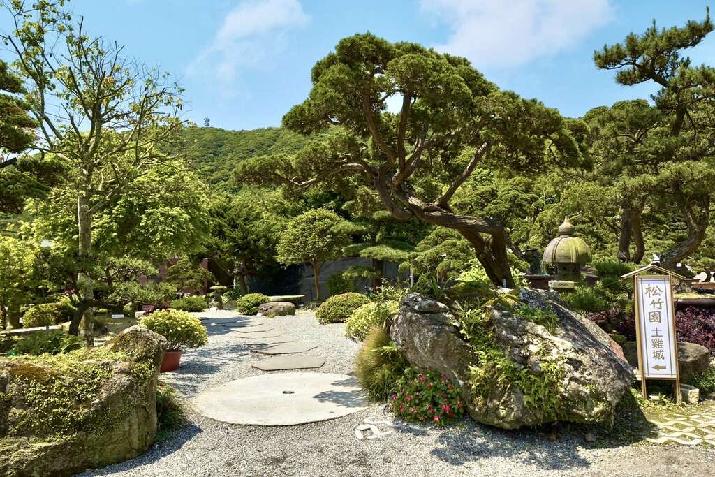 大啖烤雞以外，松竹園的松柏造景也非常值得一看。（圖片來源：松竹園）