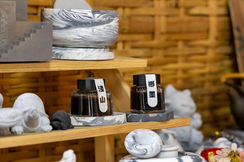 以檳榔炭製作的墨水