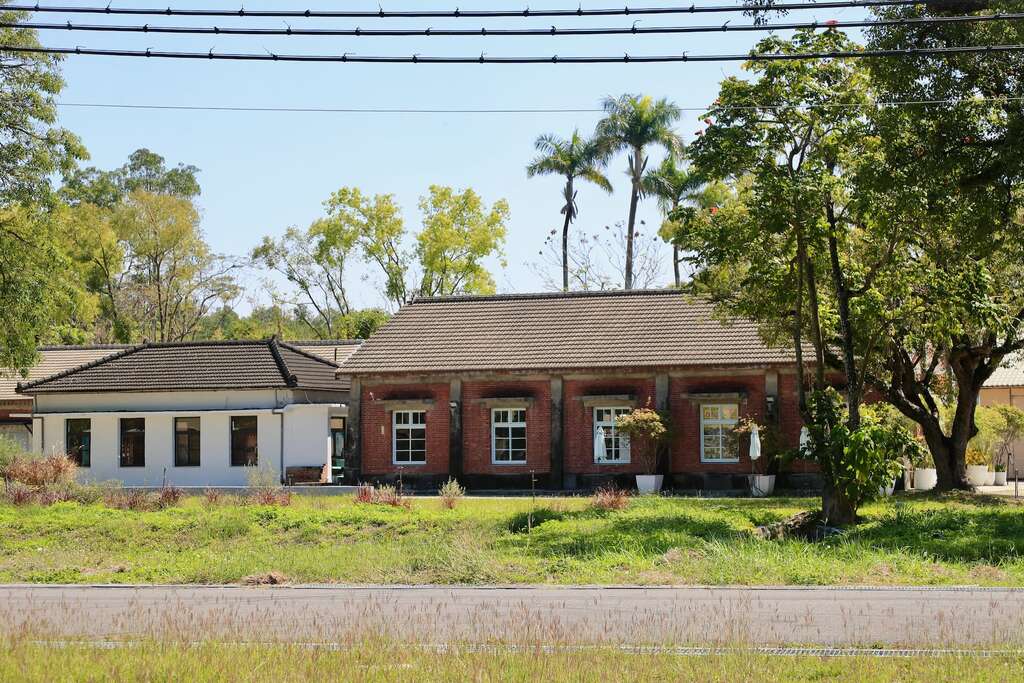 金旗山城位於旗山糖廠中,周邊有許多優美的歷史老建築001