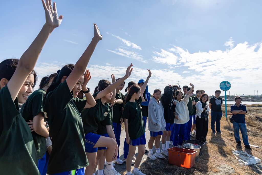 可實際到魚塭體驗捕蝦