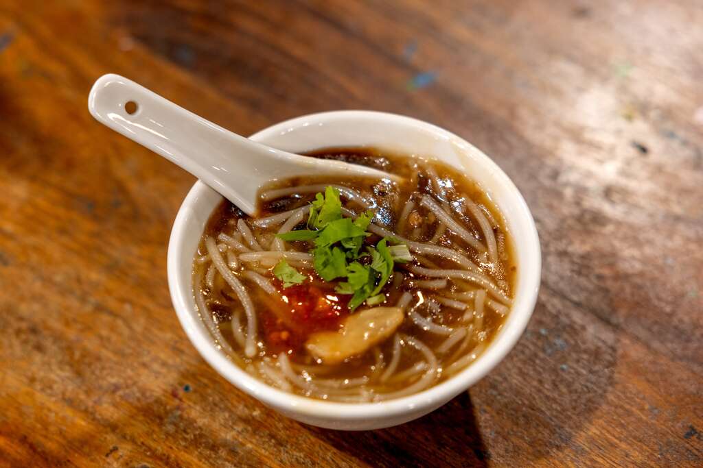 因應早年農忙而發展出的米粉羹